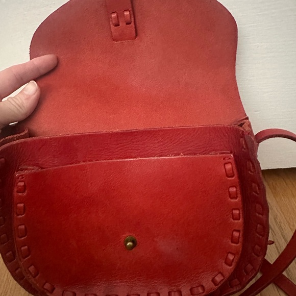 MADEWELL Red Small LEATHER FLAP COVER HANDMADE SADDLE MESSENGER Crossbody - Picture 4 of 11